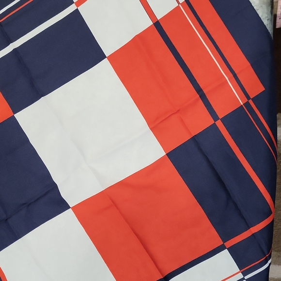 Gina Ruccini Scarf - Picture 2 of 5